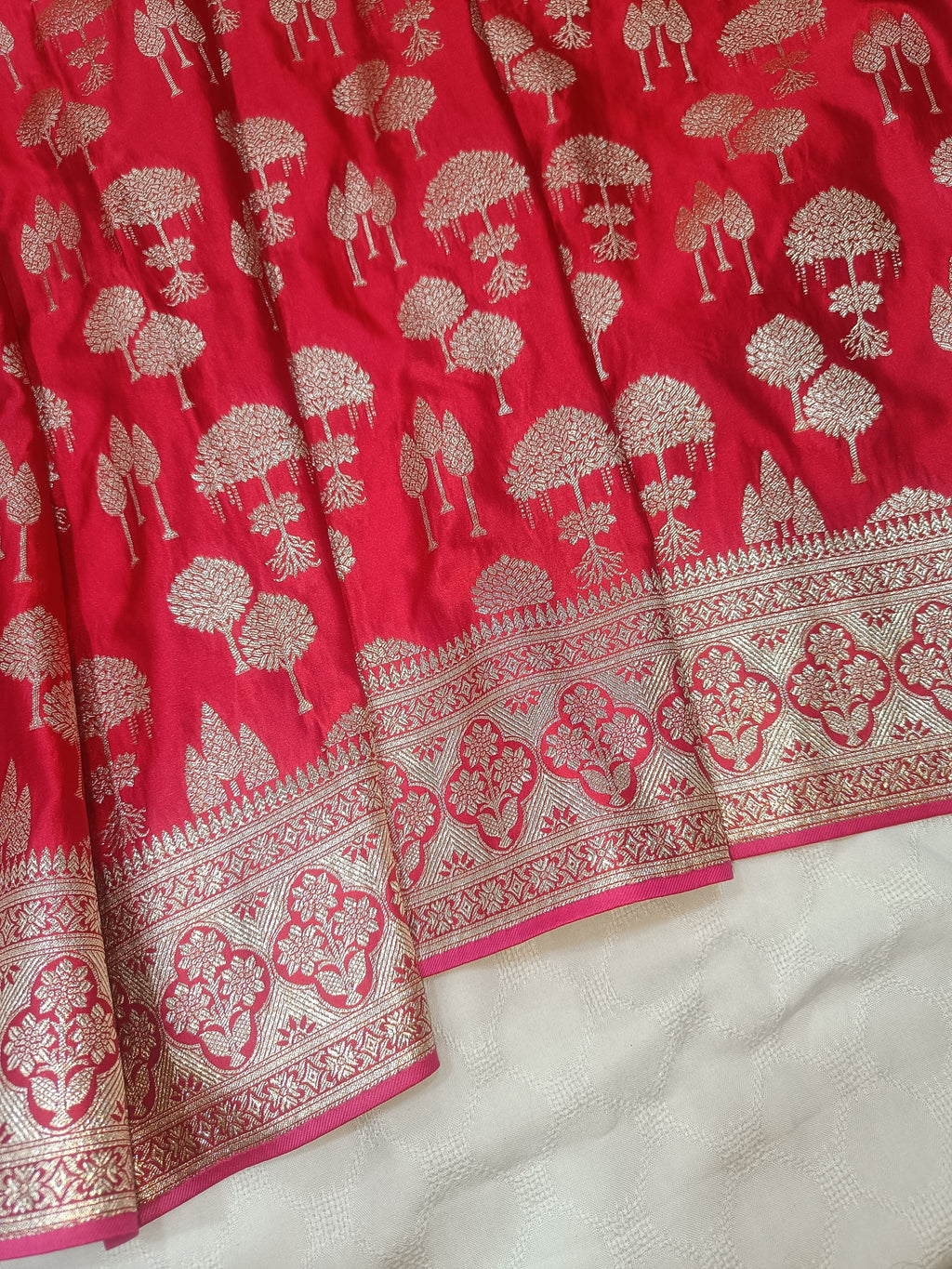 SP203 - Enchanting Red Tree Motif Banarasi Satin Silk Saree