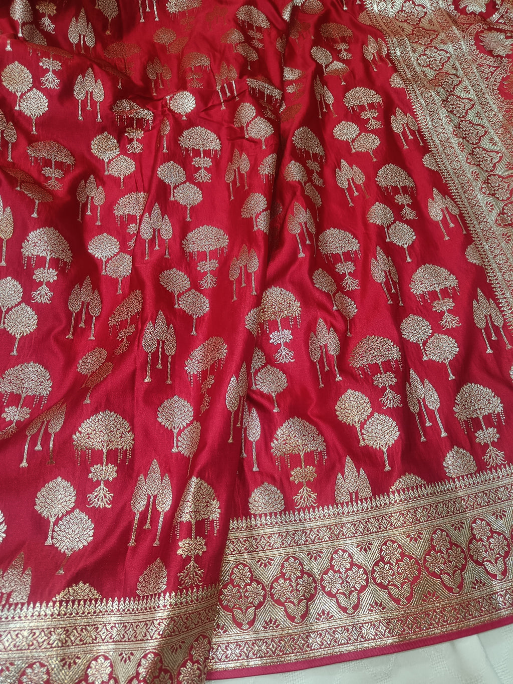 SP203 - Enchanting Red Tree Motif Banarasi Satin Silk Saree