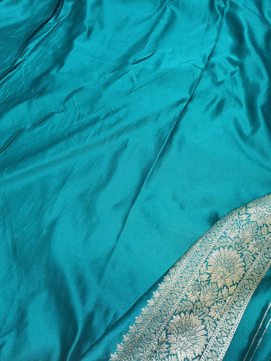 SP204 - Teal Blue Scallop Pattern Banarasi Satin Silk Saree