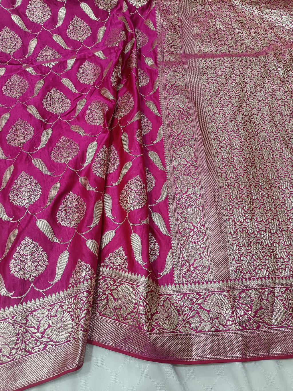 SP206 - Vivid Pink Paisley Leaf Banarasi Satin Silk Saree