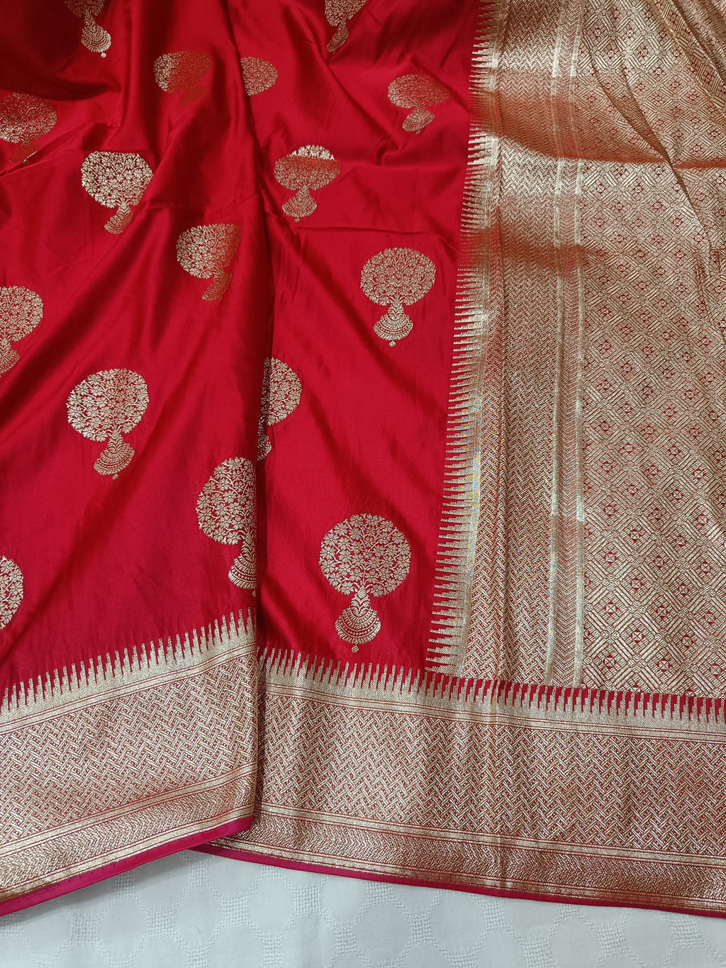SP218 - Classic Red Tree Motif Banarasi Satin Silk Saree