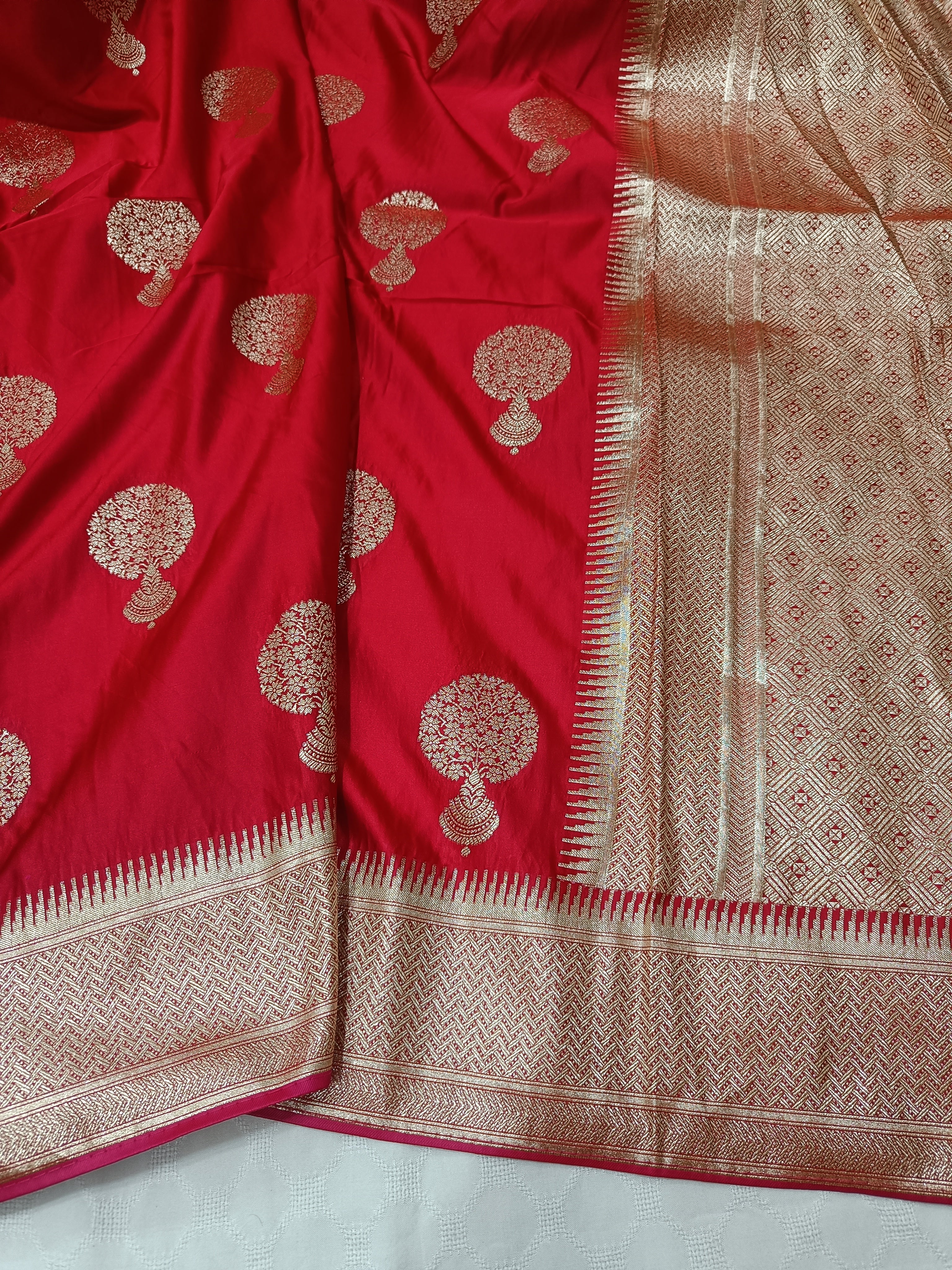SP218 - Classic Red Tree Motif Banarasi Satin Silk Saree